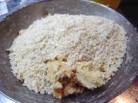 味噌仕込み08塩切り麹投入.jpg