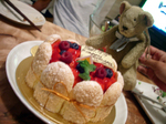 07ケーキを狙うくまっちょ.jpg